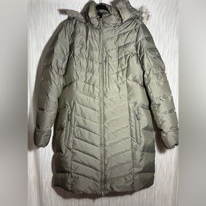 Eddie Bauer Women's grey with a hint of green  Puffer Coat goose down filled
